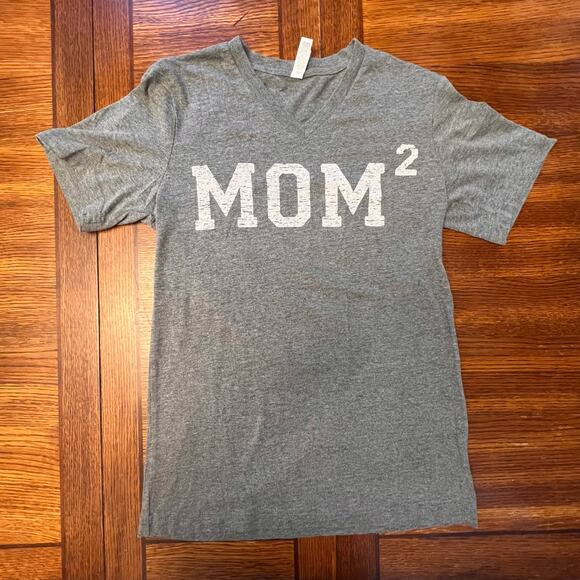 Mom Squared Mom of 2 Fitted Gray Short Sleeve Top V Neck T-Shirt Small - Picture 5 of 8
